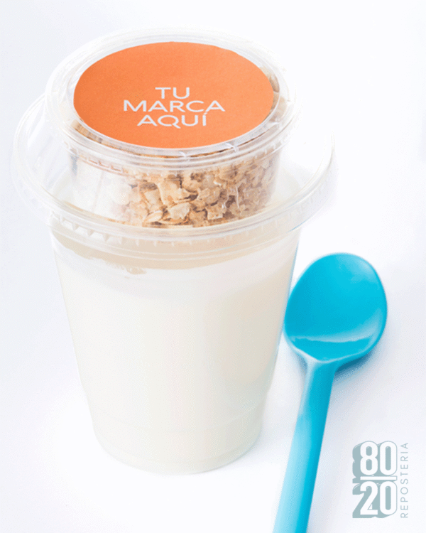 KUMIS CON GRANOLA Y FRUTA 8020 REPOSTERIA | 8020 Repostería |