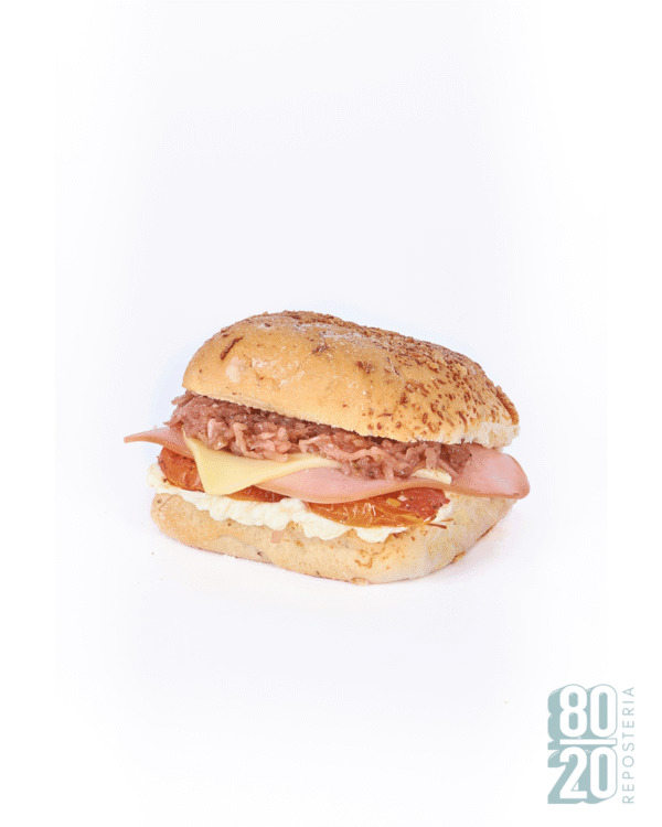 SANDWICH TRES QUESOS 8020 REPOSTERIA | 8020 Repostería |